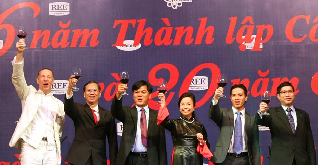 REE sắp gia nhập câu lạc bộ nghìn tỷ ảnh 1